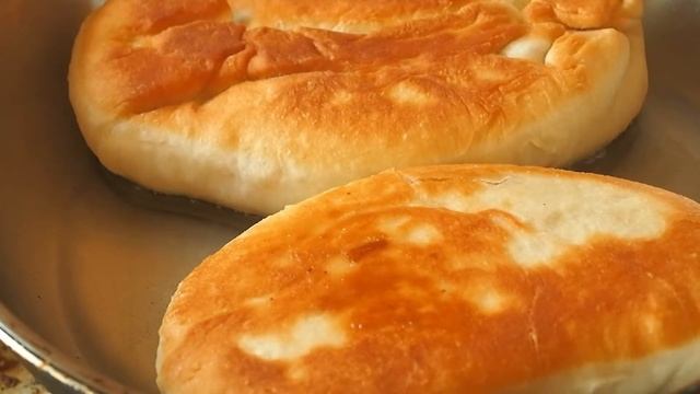 Пироги с грушей и карамелью