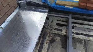 Обход дымохода вентиляционной шахты плоской крыши профлист