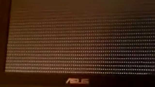Windows 95 booting on EEE PC 701 смотреть онлайн