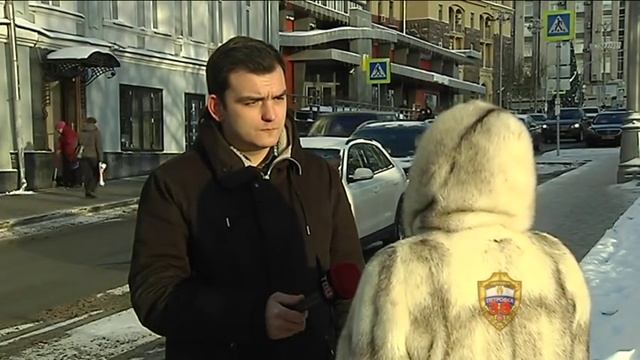 В районе Коньково мужчина похитил автомобиль вместе с пассажиром смотреть онлайн