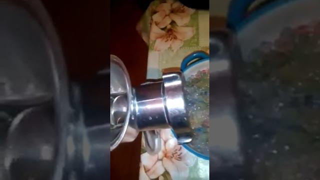 Перекручиваем шарики орбиз через мясорубку смотреть онлайн