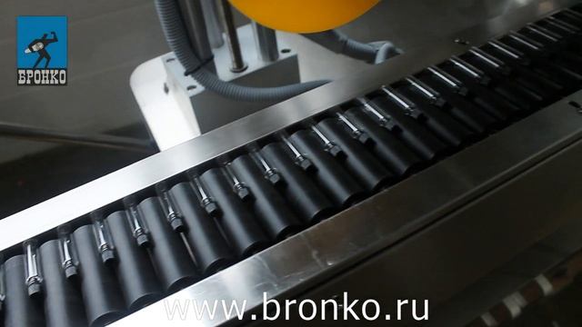 Этикетировка фиолок! Автоматическая горизонтальная этикетировочная машина для флаконов смотреть онлайн
