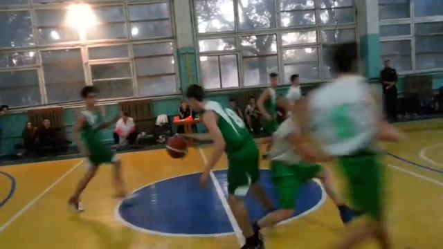Чемпионат ЮБЛ 2015. школа № 106 vs школа № 38, 2 я четверть смотреть онлайн