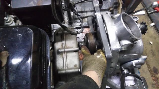 Китайский двигатель Lifan и кпп мотоцикла Урал смотреть онлайн