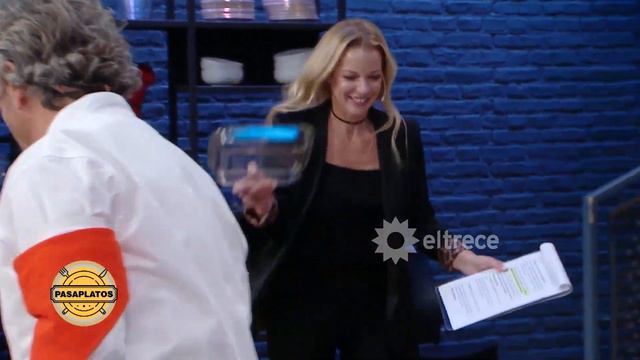 Carina Zampini vivió el último día de eliminaciones a puros nervios y ayudó todo lo que pudo смотреть онлайн