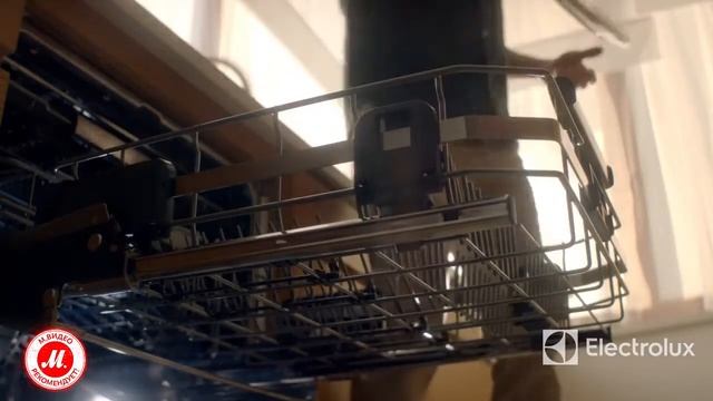 Посудомоечная машина Comfort Lift с подъёмным механизмом Electrolux смотреть онлайн