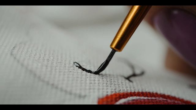 Ручная роспись медицинской одежды IN WHITE смотреть онлайн