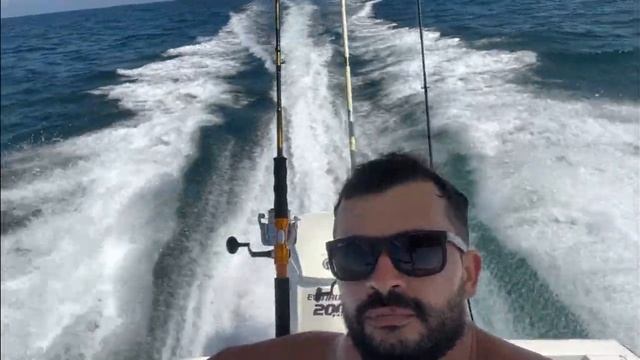 Рыбалка в Атлантическом Океане в США. 50 км от берега с лодки смотреть онлайн