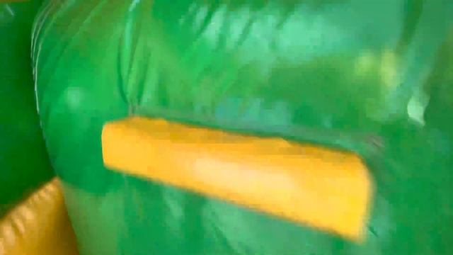 Прыжки на БАТУТАХ ))) Впервые побывала на такой площадке, где только надувные батуты!!! смотреть онлайн