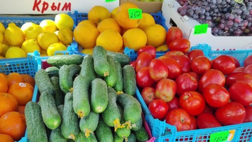 ЦЕНЫ в Крыму. ВИНОГРАД 300руб. Обзор в Алуште. Жизнь и отдых в Крыму 2024 смотреть онлайн