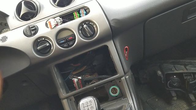 DANGEROUS! - Cougar center console removal (cougar közép konzol eltávolítása) смотреть онлайн