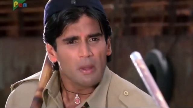 Remove Stains BUT MAKE IT FASHION! DIY FASHION HACK (Sweater Upcycling Hack - DIY Cut Out sweater) смотреть онлайн