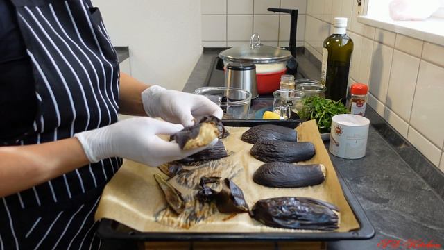 Соусы-Дипы/Гуакамоле/ Баба гануш/ Финиковый дип/ К соусам подаю вкуснейшие узбекские лепешки смотреть онлайн