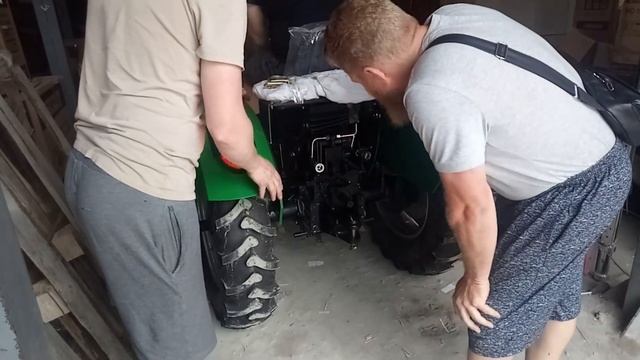 Купили минитрактор в хозяйство. смотреть онлайн