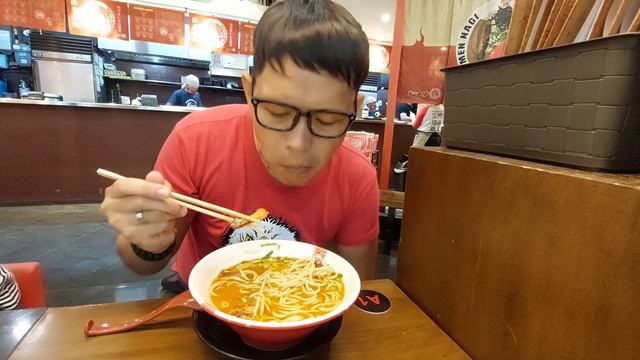 First time trying Ramen Nagi & Kumori Cheesecake смотреть онлайн
