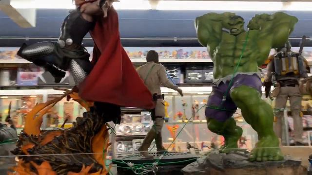 NYC Comic Shop Tours - Midtown, Forbidden Planet смотреть онлайн