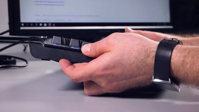 Игровая клавиатура Corsair K68 RGB с настраиваемой подсветкой смотреть онлайн