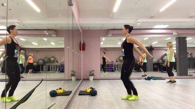 Разминка. Базовый курс «Инструктор групповых программ» SuperFitness Company