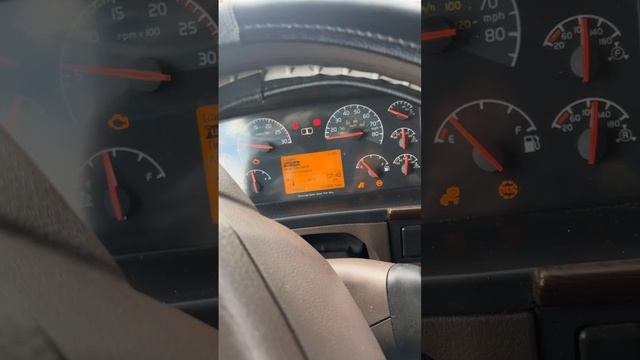 Quick how to check engine code on Volvo semi смотреть онлайн