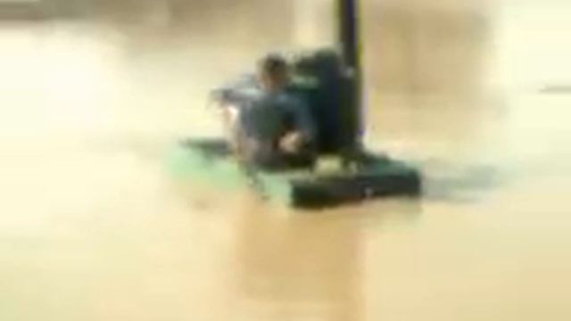 Два Дебила Плывут! На лодке по луже!!! РЖАКА смотреть онлайн