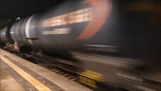 Güterzug BR 187 RheinCargo rast durch Berlin-Hohenschönhausen смотреть онлайн