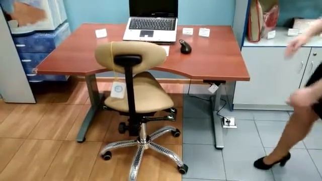 Офисный стол для дизайнеров и IT специалистов смотреть онлайн