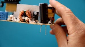 Переделка зарядного устройства Dewalt DCB118 c 120 на 220 вольт.