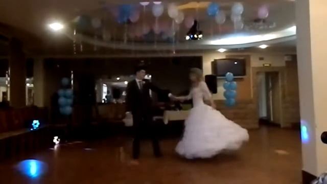 Креативный танец молодожен. Очень классный!!! смотреть онлайн