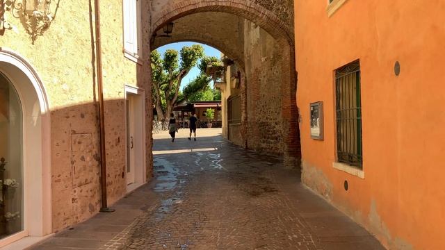 Borghetto Sul Mincio - Italy - Walkthrough in 4K смотреть онлайн