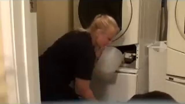 Even a blonde can do it! Quick fix/repair for Kenmore He2 front loading washing machine смотреть онлайн