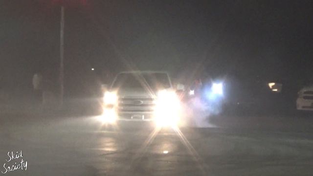 Chevrolet Silverado doing Donuts at a Car Meet Takeover смотреть онлайн