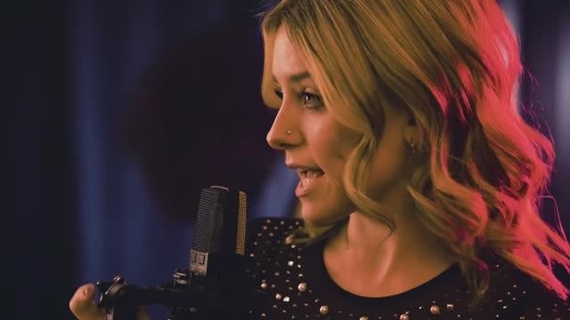 Dancing Queen - ABBA (Cover by First To Eleven) смотреть онлайн