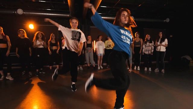 Femme Hop с Настей Ким S17 смотреть онлайн