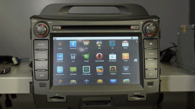 Штатные головные устройства  Kia Sportage