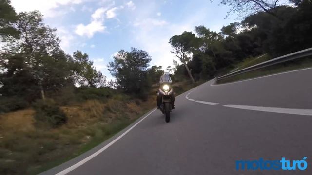 Probando a fondo la nueva moto Suzuki V-Strom 650 смотреть онлайн