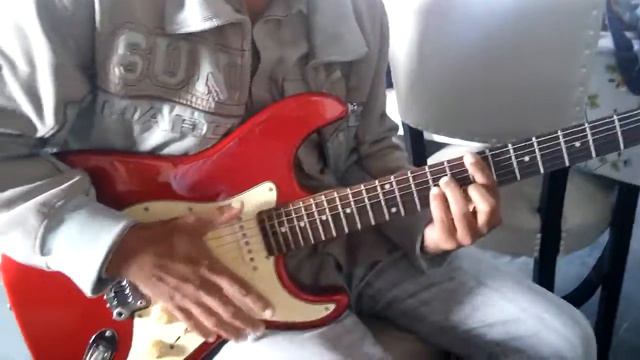 Guitarra G & L Modelo Legacy Tribute by Leo Fender смотреть онлайн