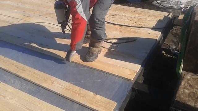 Настил пола с помощью пневматического нейлера - компания "Артель" - Тула смотреть онлайн
