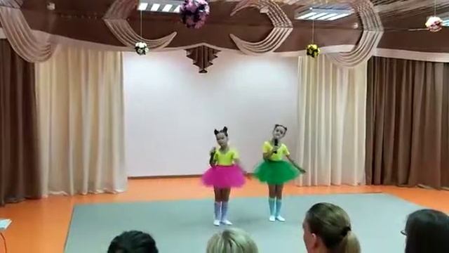 Озорные девочки поют Песня Детский сад смотреть онлайн
