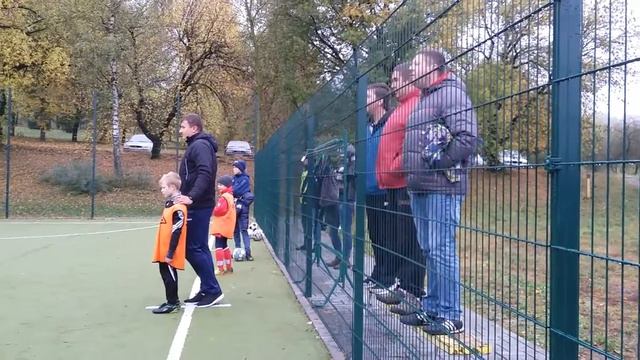 Внутренние соревнования ДЮСШ N6 ФК Неман г.Гродно по футболу. 10 команд, 2008г.р. 08.10.2016г. смотреть онлайн