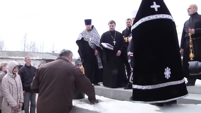 В селе Шуйское строится новый храм Святой Троицы смотреть онлайн