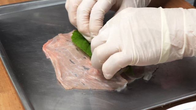 저렴한 돼지 뒷다리살로 고급 요리 만드세요. 그 맛에 깜짝 놀랄 것입니다. 매콤당면불고기말이 смотреть онлайн