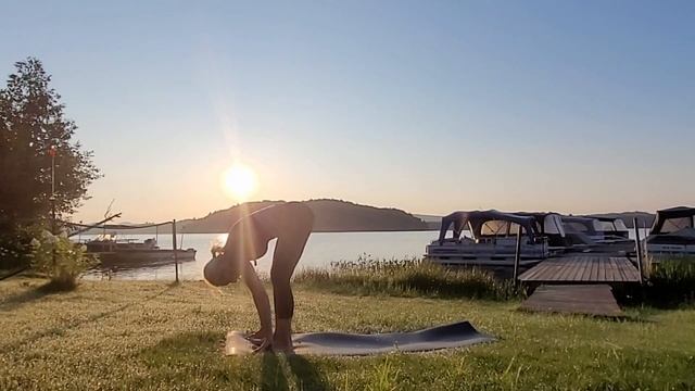 108 приветствий солнцу/108 Surya Namaskar/ 108 salutations au soleil/ 108 sun salutations/хатха йог смотреть онлайн