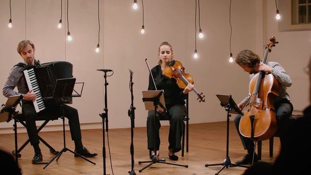 Wagner - Vorspiel & Liebestod from Tristan und Isolde arranged for string quartet & accordion смотреть онлайн