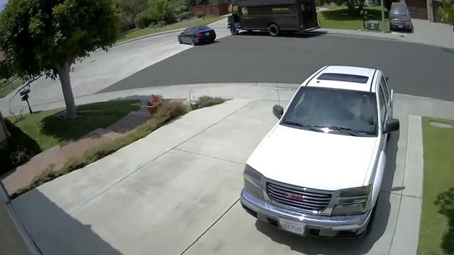 Миниатюрная камера Hikvision DS-2CD6412FWD-30 (2м) смотреть онлайн