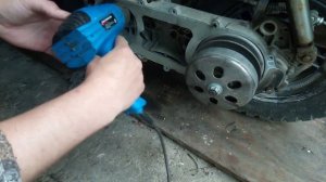 Как снять шестерню каленвала(кик стартера) ведомую на 4т GY6 125cc-150cc 152QMJ-157QMJ