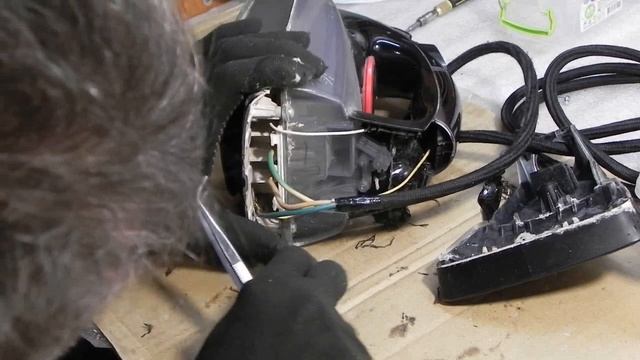 Утюг PHILIPS заискрил и перестал включатся. Ремонт утюга PHILIPS. Philips iron repair. смотреть онлайн