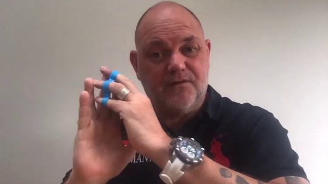 Goalkeeper Finger Strength Exercise Drills смотреть онлайн