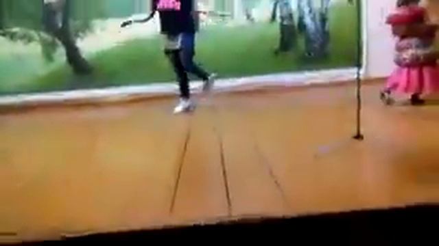 Девочка красиво танцует смотреть онлайн
