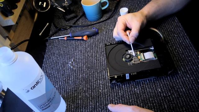 Clean your Blu-ray player laser lens. Works again DIY. Sony BDP-S5000ES. смотреть онлайн
