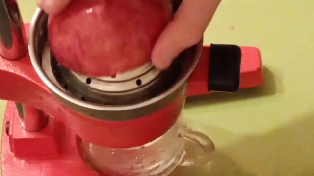 Выжимаем гранатовый сок смотреть онлайн